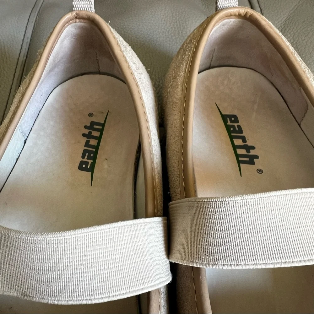 Kalso Earth Women's Tan and White Casual Shoes - Picture 6 of 16